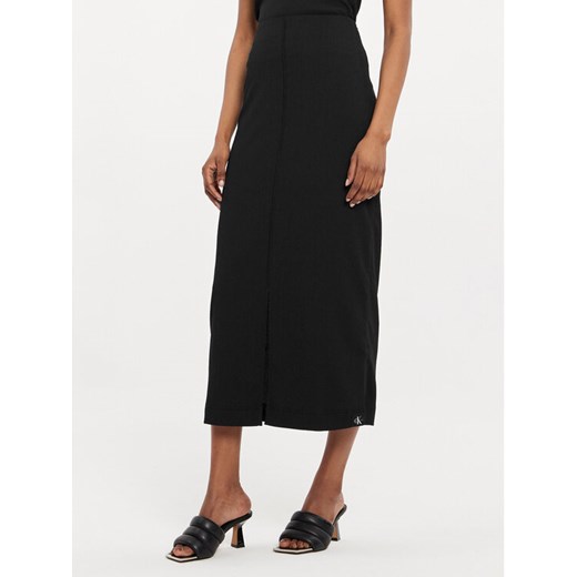 Calvin Klein Jeans Spódnica midi J20J223144 Czarny Regular Fit ze sklepu MODIVO w kategorii Spódnice - zdjęcie 182660472