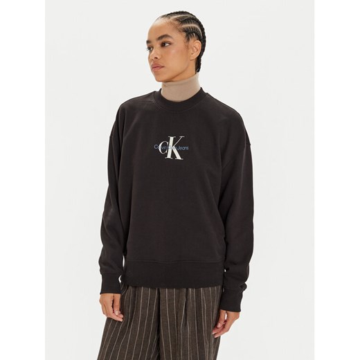 Calvin Klein Jeans Bluza Monologo J20J224177 Czarny Regular Fit ze sklepu MODIVO w kategorii Bluzy damskie - zdjęcie 182660921