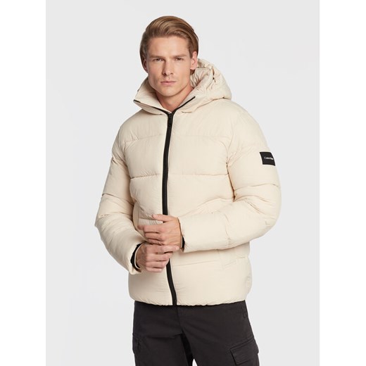 Calvin Klein Kurtka zimowa Crinkle K10K110336 Beżowy Regular Fit ze sklepu MODIVO w kategorii Kurtki męskie - zdjęcie 182661090
