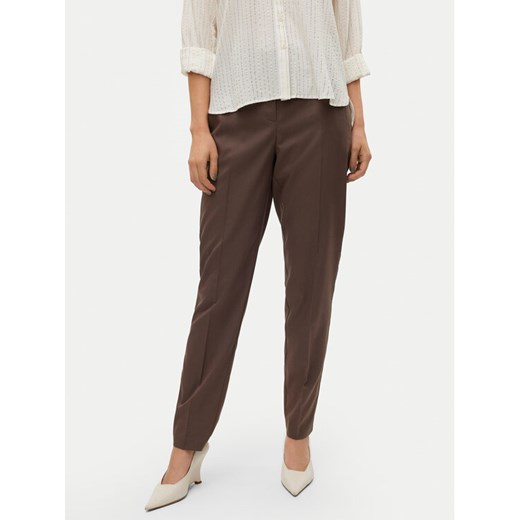 Vero Moda Chinosy Nila 10320940 Brązowy Tapered Fit ze sklepu MODIVO w kategorii Spodnie damskie - zdjęcie 182663662
