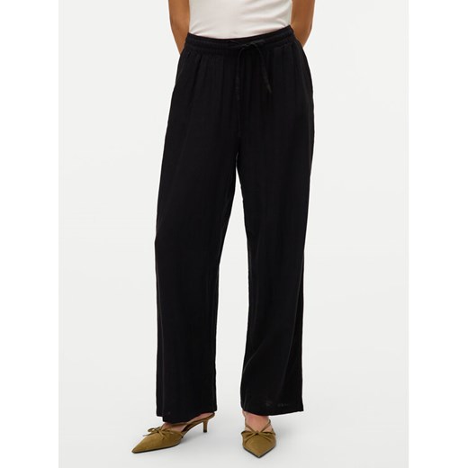 Vero Moda Spodnie materiałowe Linn 10305091 Czarny Loose Fit ze sklepu MODIVO w kategorii Spodnie damskie - zdjęcie 182663752