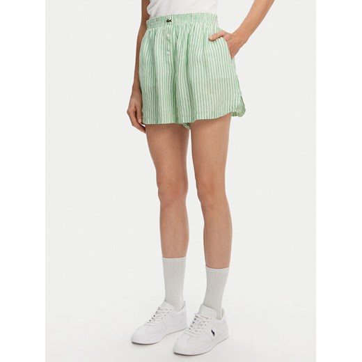 Lacoste Szorty materiałowe FF0226 Zielony Relaxed Fit ze sklepu MODIVO w kategorii Szorty - zdjęcie 182663790