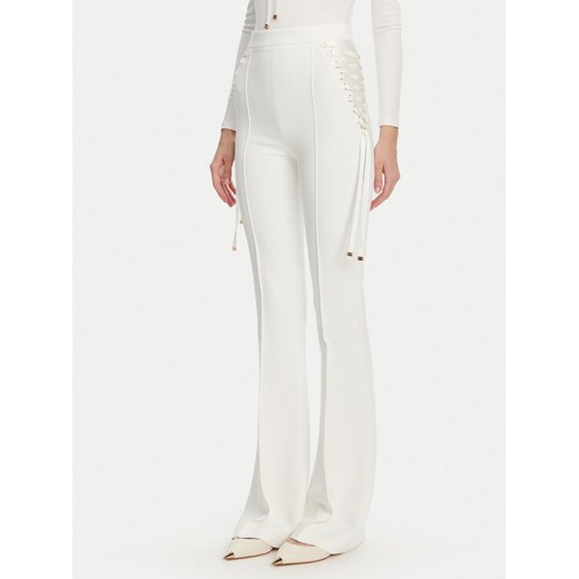 Elisabetta Franchi Spodnie materiałowe PA-083-51E2 Biały Regular Fit ze sklepu MODIVO w kategorii Spodnie damskie - zdjęcie 182663843