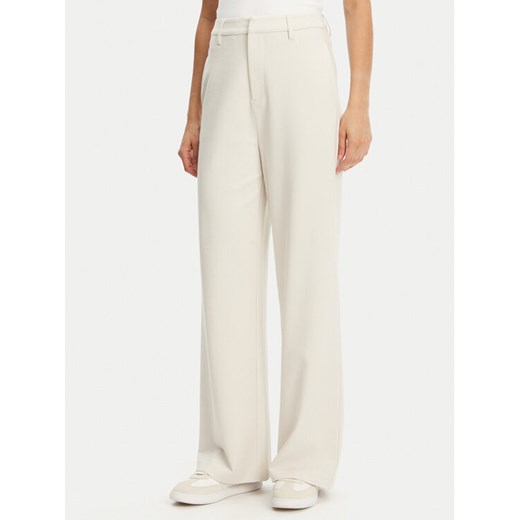 Calvin Klein Jeans Spodnie palazzo J20J225334 Beżowy Wide Leg ze sklepu MODIVO w kategorii Spodnie damskie - zdjęcie 182665021