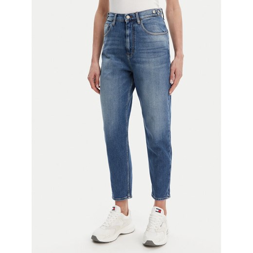 Tommy Jeans Jeansy DW0DW20578 Niebieski Mom Fit ze sklepu MODIVO w kategorii Jeansy damskie - zdjęcie 182665124