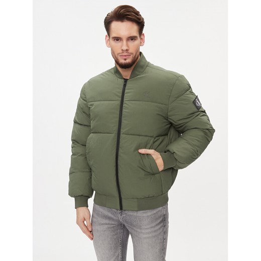 Calvin Klein Jeans Kurtka przejściowa J30J324072 Zielony Regular Fit ze sklepu MODIVO w kategorii Kurtki męskie - zdjęcie 182665400