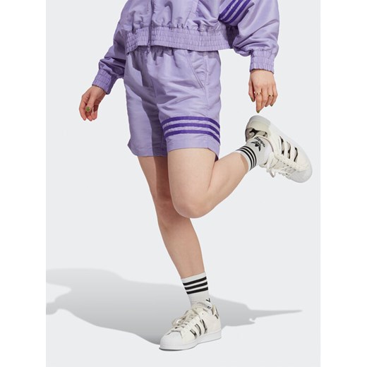 adidas Szorty sportowe Adicolor Neuclassics Shorts IC5420 Fioletowy ze sklepu MODIVO w kategorii Szorty - zdjęcie 182665461