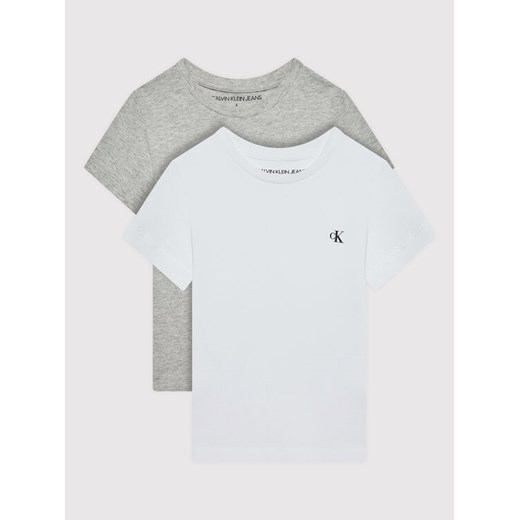 Calvin Klein Jeans Komplet 2 t-shirtów Monogram IB0IB01093 Szary Regular Fit ze sklepu MODIVO w kategorii T-shirty chłopięce - zdjęcie 182667183