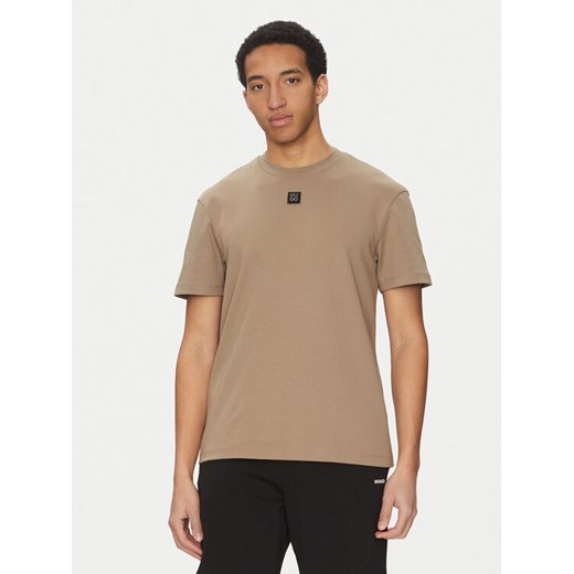 HUGO T-Shirt Dalile 50505201 Brązowy Regular Fit ze sklepu MODIVO w kategorii T-shirty męskie - zdjęcie 182667751
