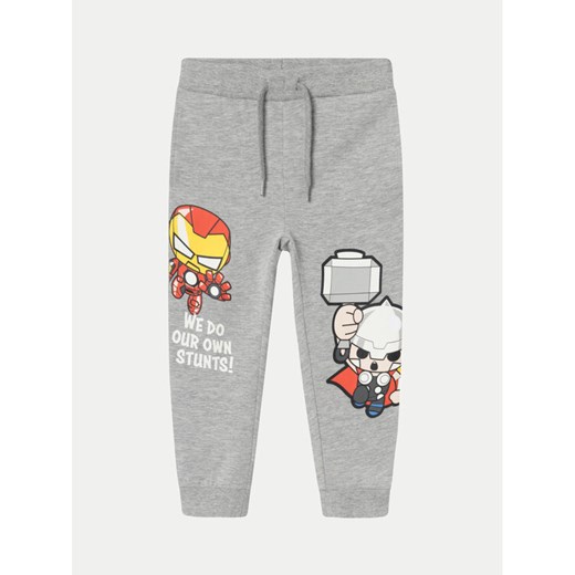 NAME IT Spodnie dresowe MARVEL 13232194 Szary Regular Fit ze sklepu MODIVO w kategorii Spodnie chłopięce - zdjęcie 182668614