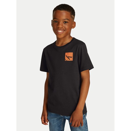 Calvin Klein Jeans T-Shirt Shifted IB0IB02351 Czarny Regular Fit ze sklepu MODIVO w kategorii T-shirty chłopięce - zdjęcie 182668884
