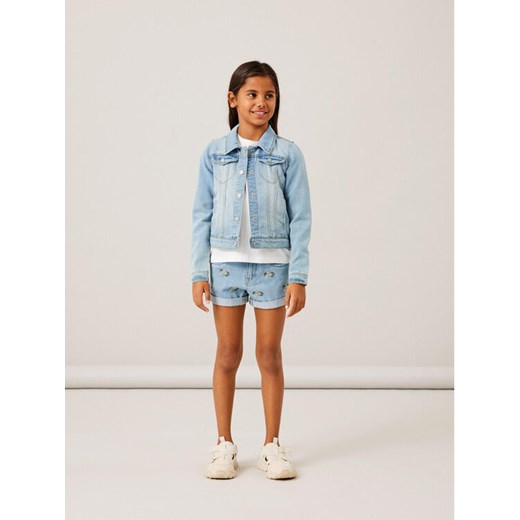 NAME IT Kurtka jeansowa 13141427 Niebieski Regular Fit ze sklepu MODIVO w kategorii Kurtki dziewczęce - zdjęcie 182668923