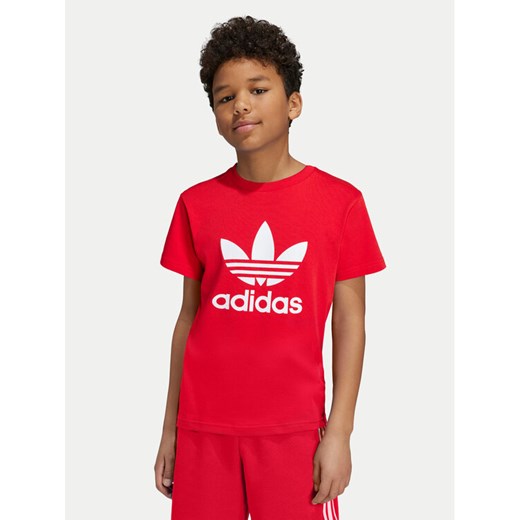 adidas T-Shirt adicolor Trefoil IY7423 Czerwony Regular Fit ze sklepu MODIVO w kategorii T-shirty chłopięce - zdjęcie 182668983