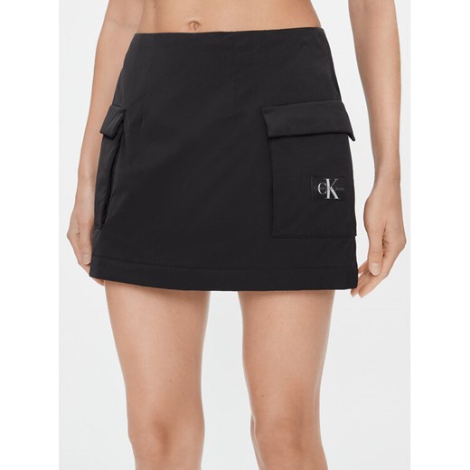 Calvin Klein Jeans Spódnica mini Light Padded Cargo Skirt J20J222620 Czarny Regular Fit ze sklepu MODIVO w kategorii Spódnice - zdjęcie 182669790