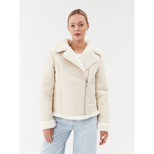 Guess Kożuch Dafne W3BL60 WFSL0 Écru Regular Fit ze sklepu MODIVO w kategorii Kożuchy - zdjęcie 182669982