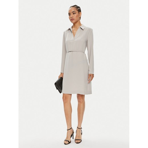 Calvin Klein Sukienka codzienna K20K207152 Beżowy Regular Fit ze sklepu MODIVO w kategorii Sukienki - zdjęcie 182670703