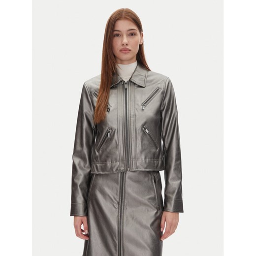 DKNY Kurtka z imitacji skóry P4JJ6XJA Srebrny Regular Fit ze sklepu MODIVO w kategorii Kurtki damskie - zdjęcie 182672021