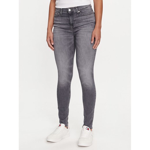 Tommy Jeans Jeansy Nora DW0DW19253 Szary Skinny Fit ze sklepu MODIVO w kategorii Jeansy damskie - zdjęcie 182672354