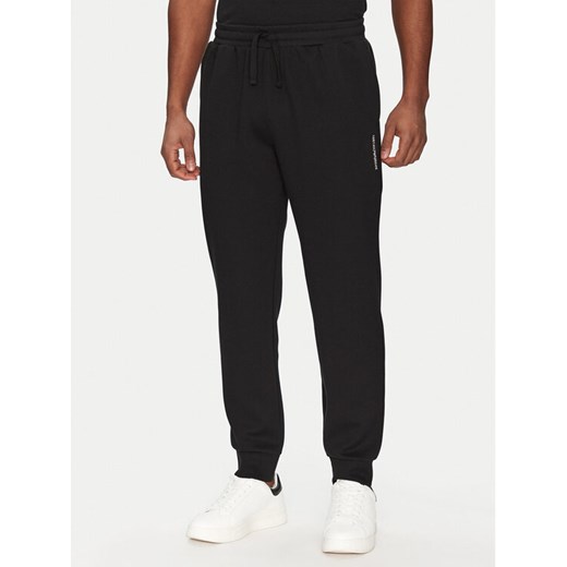 Emporio Armani Underwear Spodnie dresowe EM000500 AF10790 UC001 Czarny Regular Fit ze sklepu MODIVO w kategorii Spodnie męskie - zdjęcie 182672413