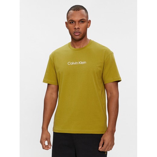 Calvin Klein T-Shirt Hero K10K111346 Zielony Regular Fit ze sklepu MODIVO w kategorii T-shirty męskie - zdjęcie 182672614