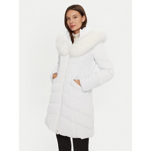 Guess Kurtka puchowa New Oxana W4BL61 WGLZ0 Biały Regular Fit ze sklepu MODIVO w kategorii Kurtki damskie - zdjęcie 182672664