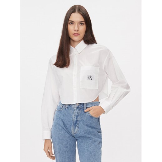 Calvin Klein Jeans Koszula J20J222614 Biały Cropped Fit ze sklepu MODIVO w kategorii Koszule damskie - zdjęcie 182673442