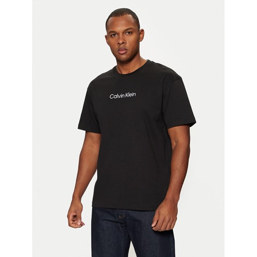 Calvin Klein T-Shirt Hero K10K111346 Czarny Regular Fit ze sklepu MODIVO w kategorii T-shirty męskie - zdjęcie 182673670