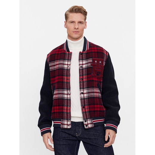 Tommy Hilfiger Kurtka bomber Varsity MW0MW34023 Czerwony Regular Fit ze sklepu MODIVO w kategorii Kurtki męskie - zdjęcie 182673933
