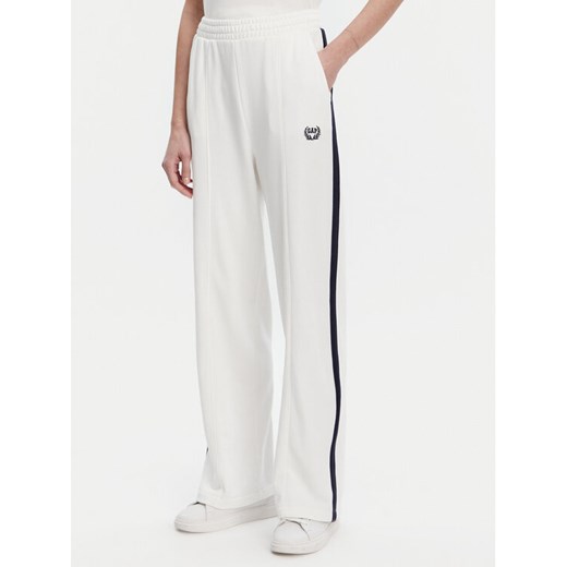 Gap Spodnie dresowe 732234-01 Biały Regular Fit ze sklepu MODIVO w kategorii Spodnie damskie - zdjęcie 182674373