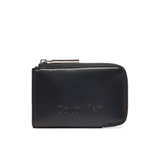 Calvin Klein Portfel damski Embossed Logo Zip Cardholder K60K613157 Czarny ze sklepu MODIVO w kategorii Portfele damskie - zdjęcie 182674420
