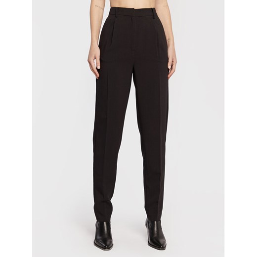 Bruuns Bazaar Spodnie materiałowe Cindysus BBW2595 Czarny Slim Fit ze sklepu MODIVO w kategorii Spodnie damskie - zdjęcie 182675102