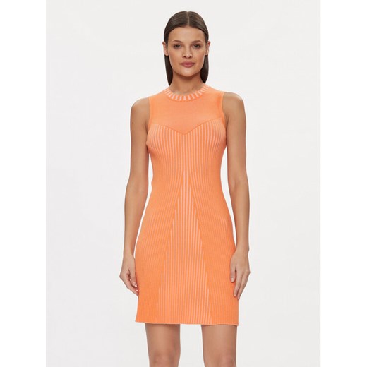 Guess Sukienka dzianinowa Allie W4RK20 Z2YN2 Pomarańczowy Slim Fit ze sklepu MODIVO w kategorii Sukienki - zdjęcie 182675241