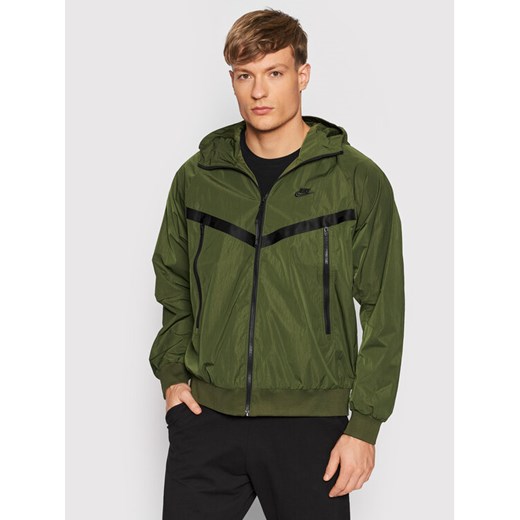 Nike Kurtka przejściowa Premium Essentials DA7354 Zielony Regular Fit ze sklepu MODIVO w kategorii Kurtki męskie - zdjęcie 182677814