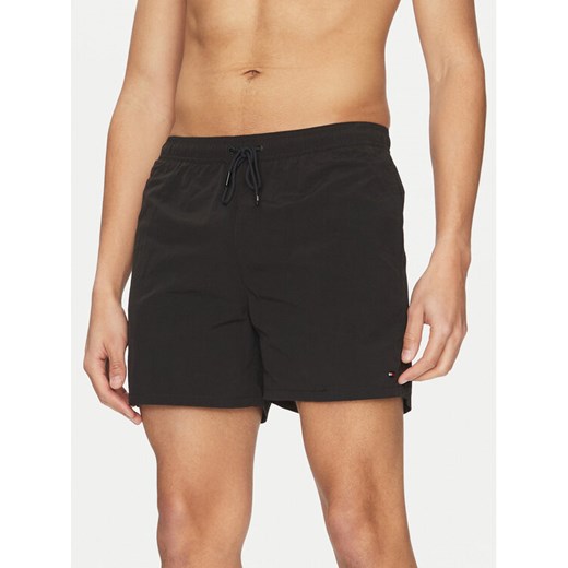 Tommy Hilfiger Szorty kąpielowe UM0UM03477 Czarny Regular Fit ze sklepu MODIVO w kategorii Kąpielówki - zdjęcie 182678422