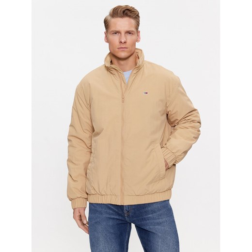 Tommy Jeans Kurtka bomber Essential DM0DM17238 Beżowy Relaxed Fit ze sklepu MODIVO w kategorii Kurtki męskie - zdjęcie 182678423