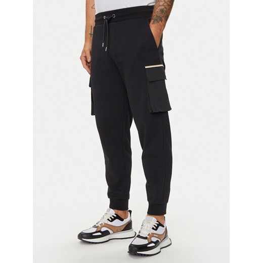 Boss Spodnie dresowe C-Larsen 25 50520609 Czarny Regular Fit ze sklepu MODIVO w kategorii Spodnie męskie - zdjęcie 182678731