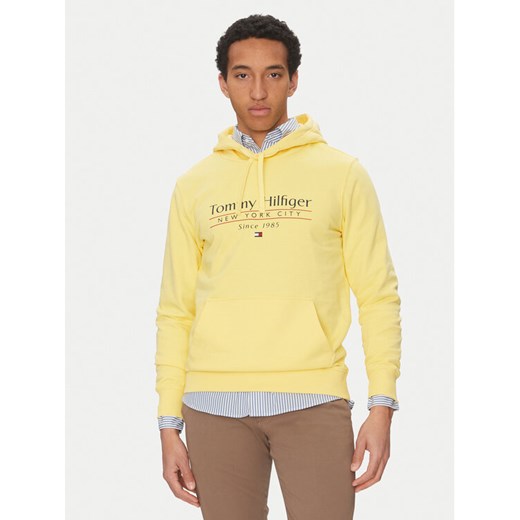 Tommy Hilfiger Bluza Center Stack MW0MW38672 Żółty Regular Fit ze sklepu MODIVO w kategorii Bluzy męskie - zdjęcie 182678734