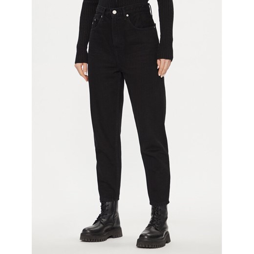 Tommy Jeans Jeansy DW0DW14709 Czarny Tapered Fit ze sklepu MODIVO w kategorii Jeansy damskie - zdjęcie 182678800