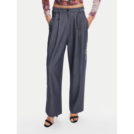 Desigual Spodnie materiałowe Rin 24WWPW20 Szary Loose Fit ze sklepu MODIVO w kategorii Spodnie damskie - zdjęcie 182680144