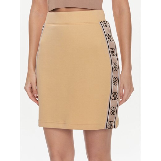 Guess Spódnica mini Cymone V3BD03 KB3P2 Beżowy Regular Fit ze sklepu MODIVO w kategorii Spódnice - zdjęcie 182680533