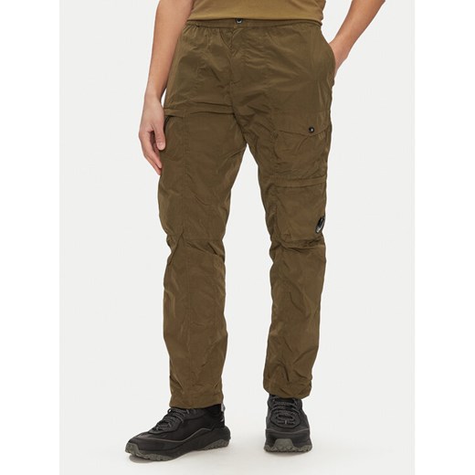 C.P. Company Spodnie materiałowe 18CMPA063A005904G Zielony Regular Fit ze sklepu MODIVO w kategorii Spodnie męskie - zdjęcie 182680563