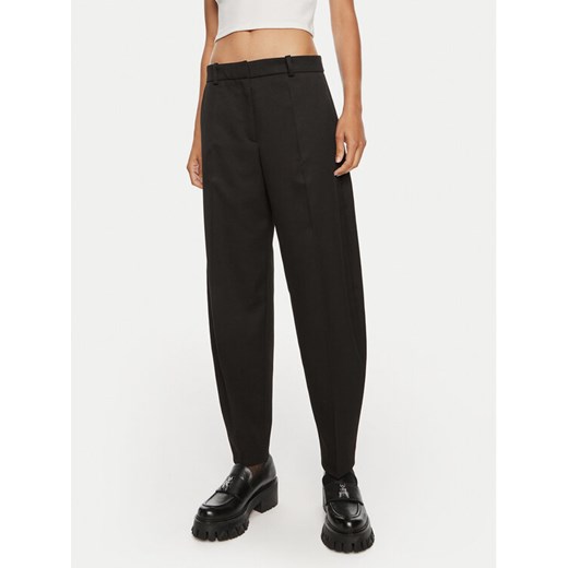 Hugo Spodnie materiałowe Hazana 50517944 Czarny Relaxed Fit ze sklepu MODIVO w kategorii Spodnie damskie - zdjęcie 182681654