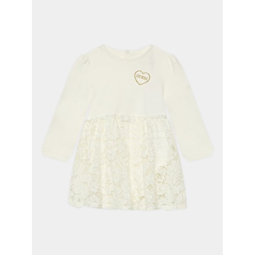 Guess Sukienka codzienna S3BG00 KB8R0 Écru Regular Fit ze sklepu MODIVO w kategorii Sukienki niemowlęce - zdjęcie 182681780
