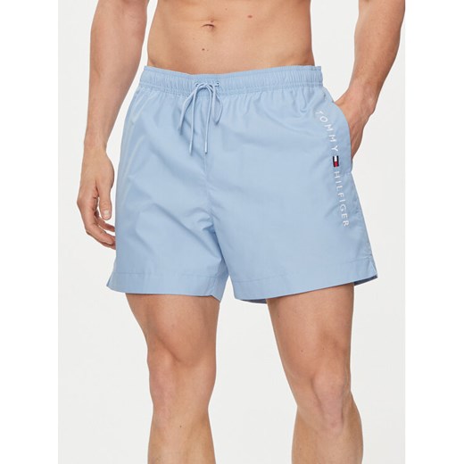 Tommy Hilfiger Szorty kąpielowe UM0UM03258 Niebieski Regular Fit ze sklepu MODIVO w kategorii Kąpielówki - zdjęcie 182682042