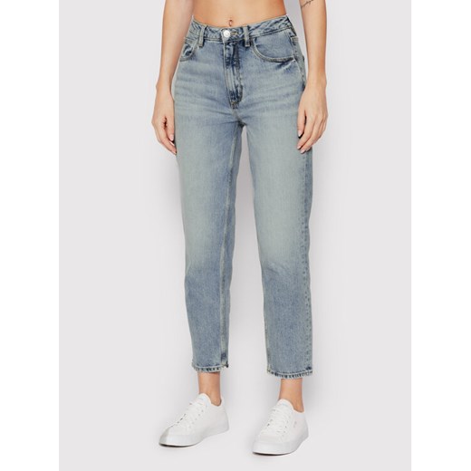 Guess Jeansy W2YA21 D4NH6 Niebieski Mom Fit ze sklepu MODIVO w kategorii Jeansy damskie - zdjęcie 182682211