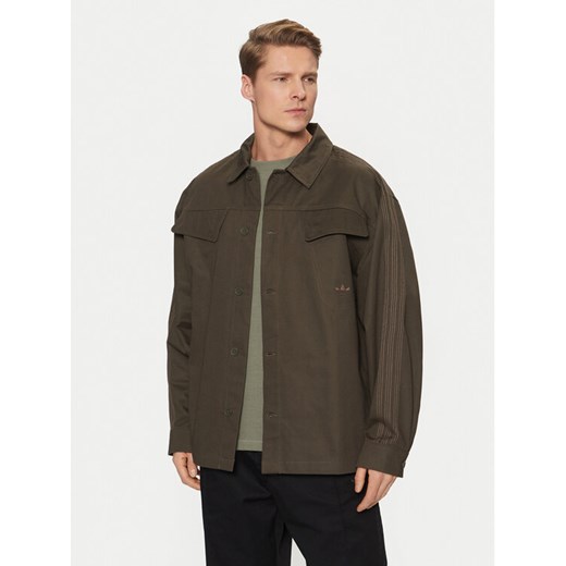 adidas Koszula Premium Essentials Workwear JD3343 Khaki Loose Fit ze sklepu MODIVO w kategorii Koszule męskie - zdjęcie 182682774