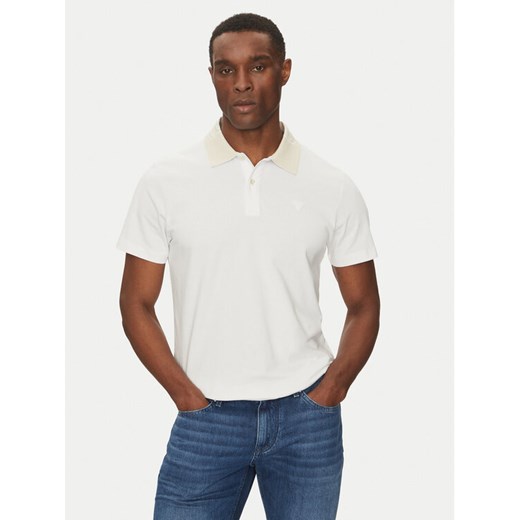 Guess Polo M5GP66 J1314 Biały Regular Fit ze sklepu MODIVO w kategorii T-shirty męskie - zdjęcie 182682840