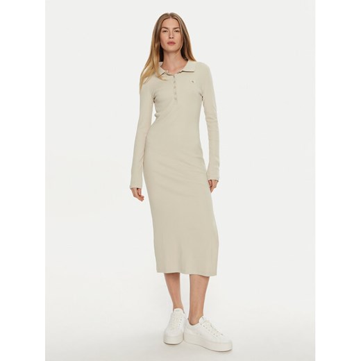 Calvin Klein Jeans Sukienka dzianinowa J20J224456 Beżowy Slim Fit ze sklepu MODIVO w kategorii Sukienki - zdjęcie 182683384