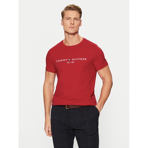 Tommy Hilfiger T-Shirt Tommy Logo MW0MW11797 Czerwony Regular Fit ze sklepu MODIVO w kategorii T-shirty męskie - zdjęcie 182683770