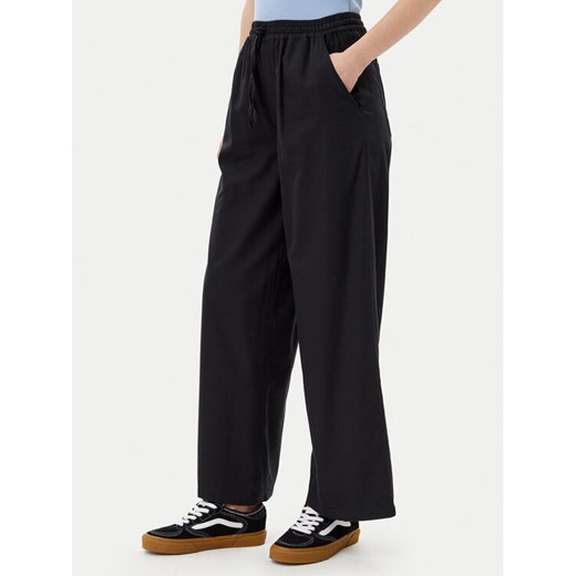 Volcom Spodnie materiałowe Dropping B1212503 Czarny Relaxed Fit ze sklepu MODIVO w kategorii Spodnie damskie - zdjęcie 182684384